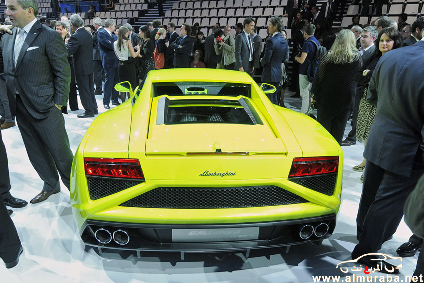 سيارات لمبرجيني افنتادور وجلاردو تنافس بشراسة بعد الكشف عنها في معرض باريس Lamborghini 2013 37